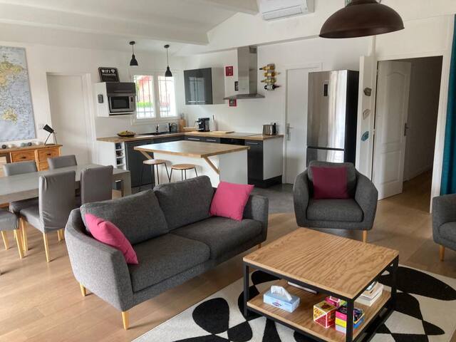 Maison familiale avec piscine gallery image 2