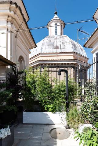 Modern Luxury Penthouse with Terrace near Pantheon gallery image 4