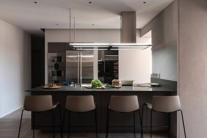 Modern Luxury Penthouse with Terrace near Pantheon gallery image 5