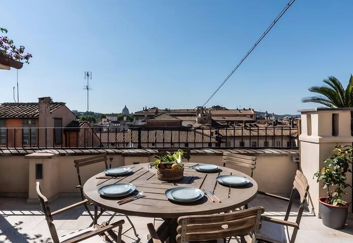Modern Luxury Penthouse with Terrace near Pantheon gallery image 3