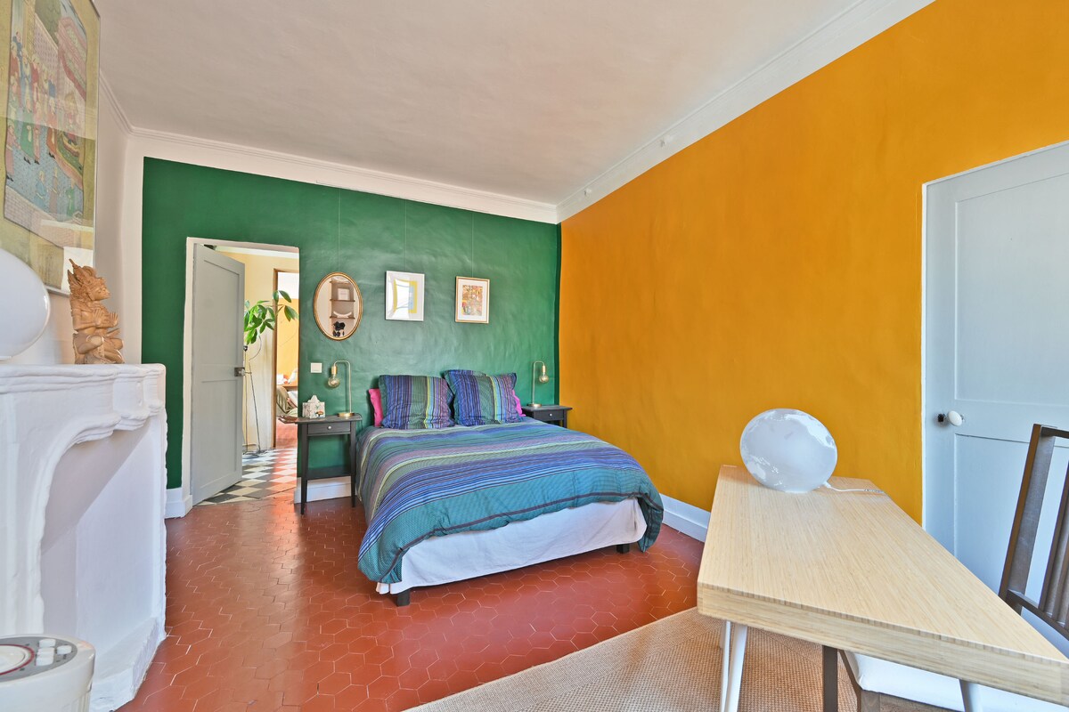 Ძალიან ლამაზი პირველი საძინებელი... 