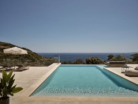 Elle Lux Villa, Essence of Endless Blue