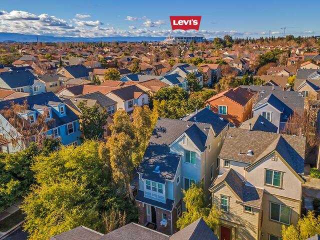 $1.8M Luxe MeiCasa | 5min Levi | EV | Massage Beds gallery image 2