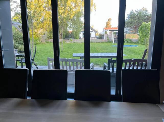 Unikt hus med spektakulært kjøkken og deilig hage gallery image 5