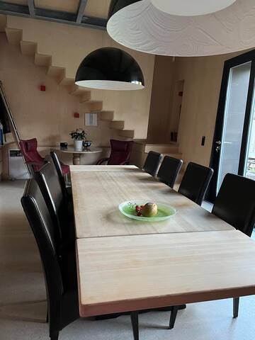 Unikt hus med spektakulært kjøkken og deilig hage gallery image 2