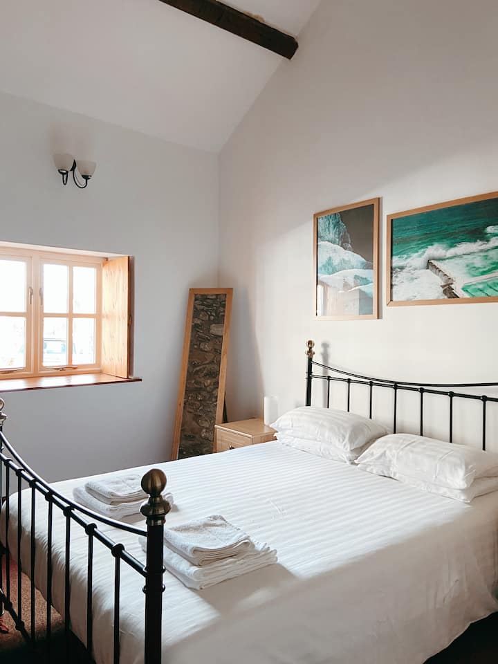 Двойна стая във ваканционна къща Llys y Wennol (в съседство с основната ваканционна къща)