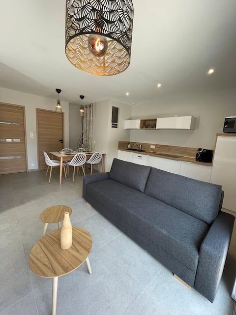 Top Airbnb: House with garden and terrace on the edge of the forest in Saint Jean De Monts
