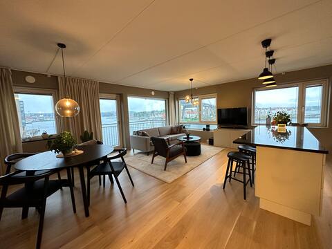 Top Airbnb: Central apartment with sea view in Storhaug