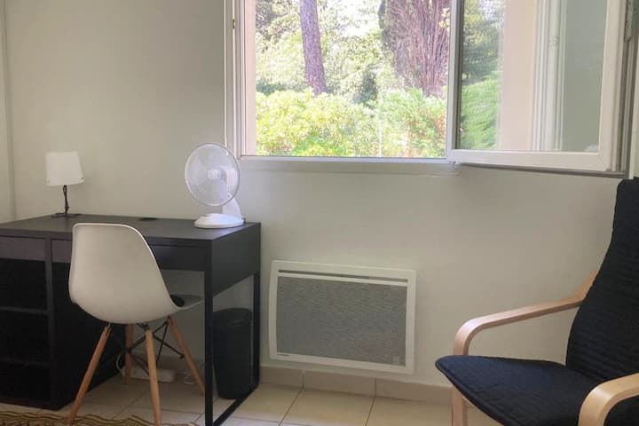 غرفة النوم 2