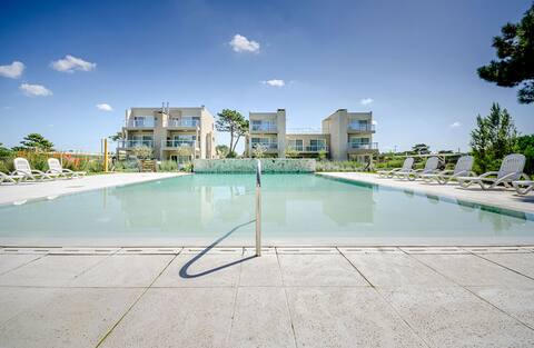 Steps from the ocean, spacious ocean duplex of pampas