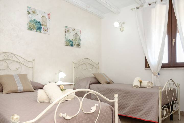 חדר שני בבית האחוזה.