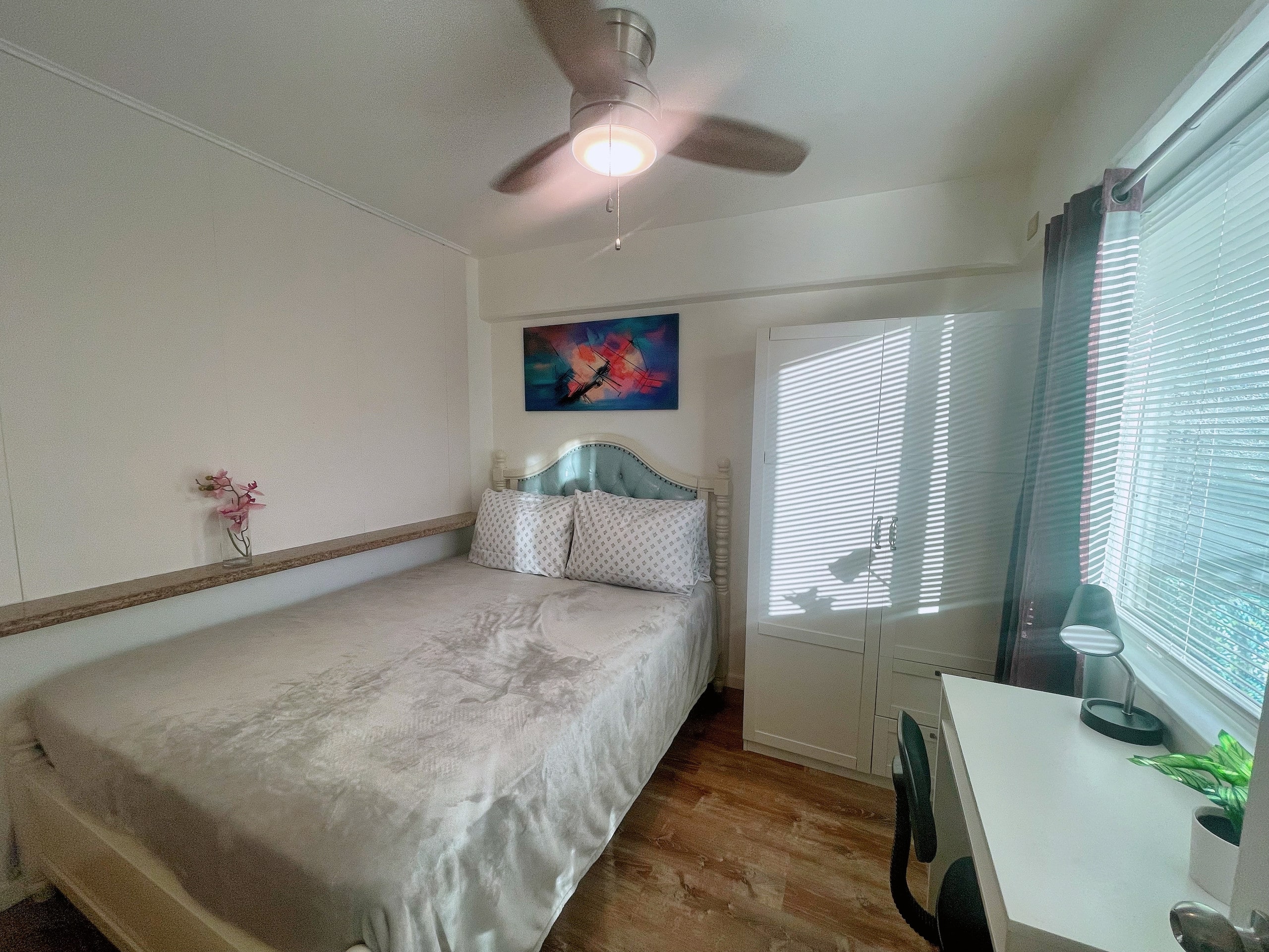 Condo in Honolulu · ★4.82 · 2 bedrooms · 2 beds · 1 private bath - Image 1