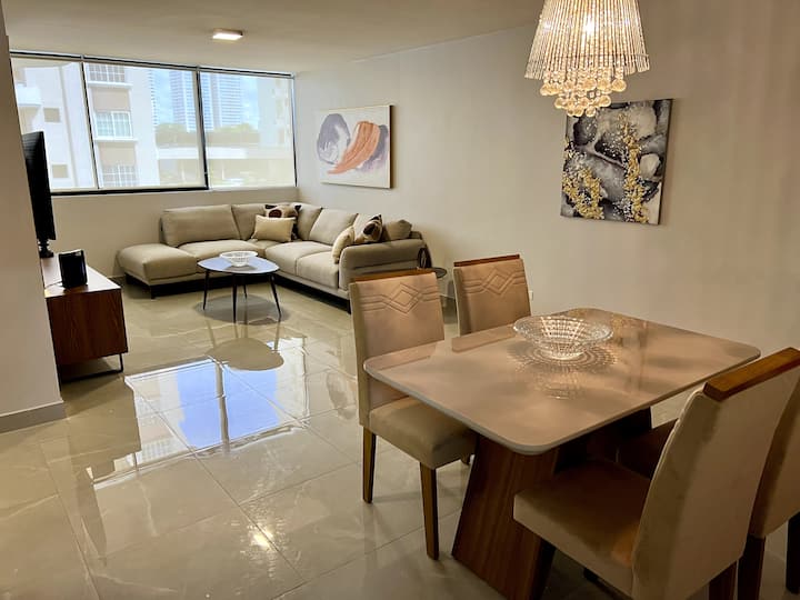 2 Bed 2 Bath Renovated Apt. — 2 bedroom vacation rental in Panamá