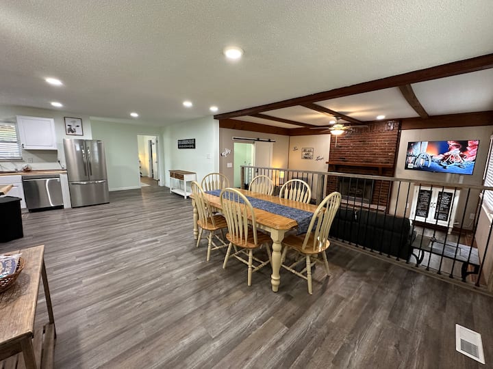 Cozy Getaway Near Windrock Houses for Rent in Oliver Springs