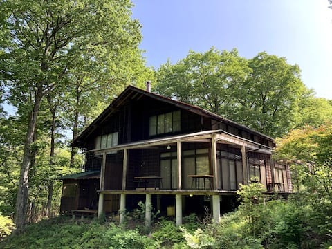 A private home in the great outdoors with a wood stove sauna.