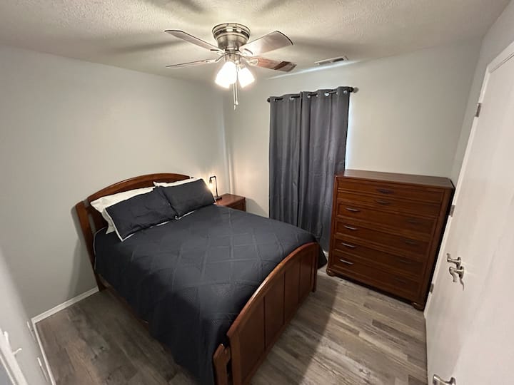 Dormitorio 3 con cama de tamaño completo.