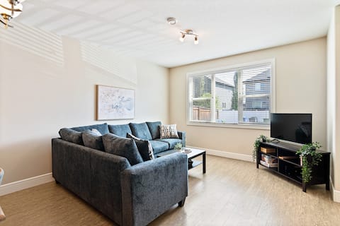Modern 2BD/1BTH basement suite