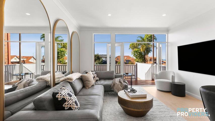 Beautiful Three Bedroom Apartment in Mosman