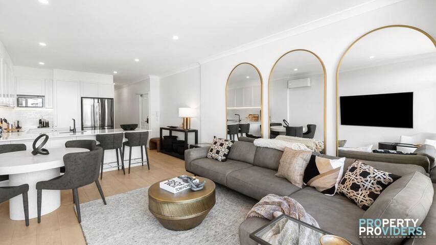 Beautiful Three Bedroom Apartment in Mosman gallery image 2