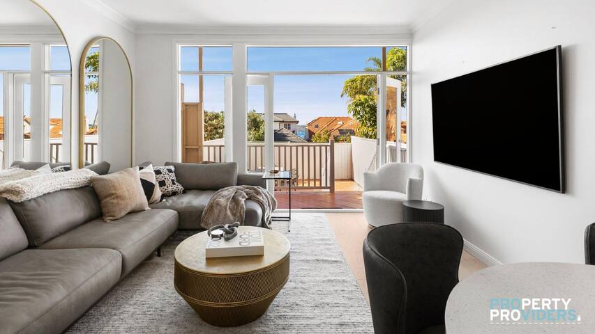 Beautiful Three Bedroom Apartment in Mosman gallery image 5