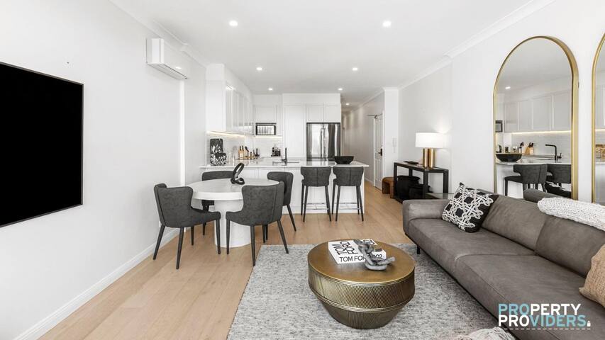 Beautiful Three Bedroom Apartment in Mosman gallery image 3