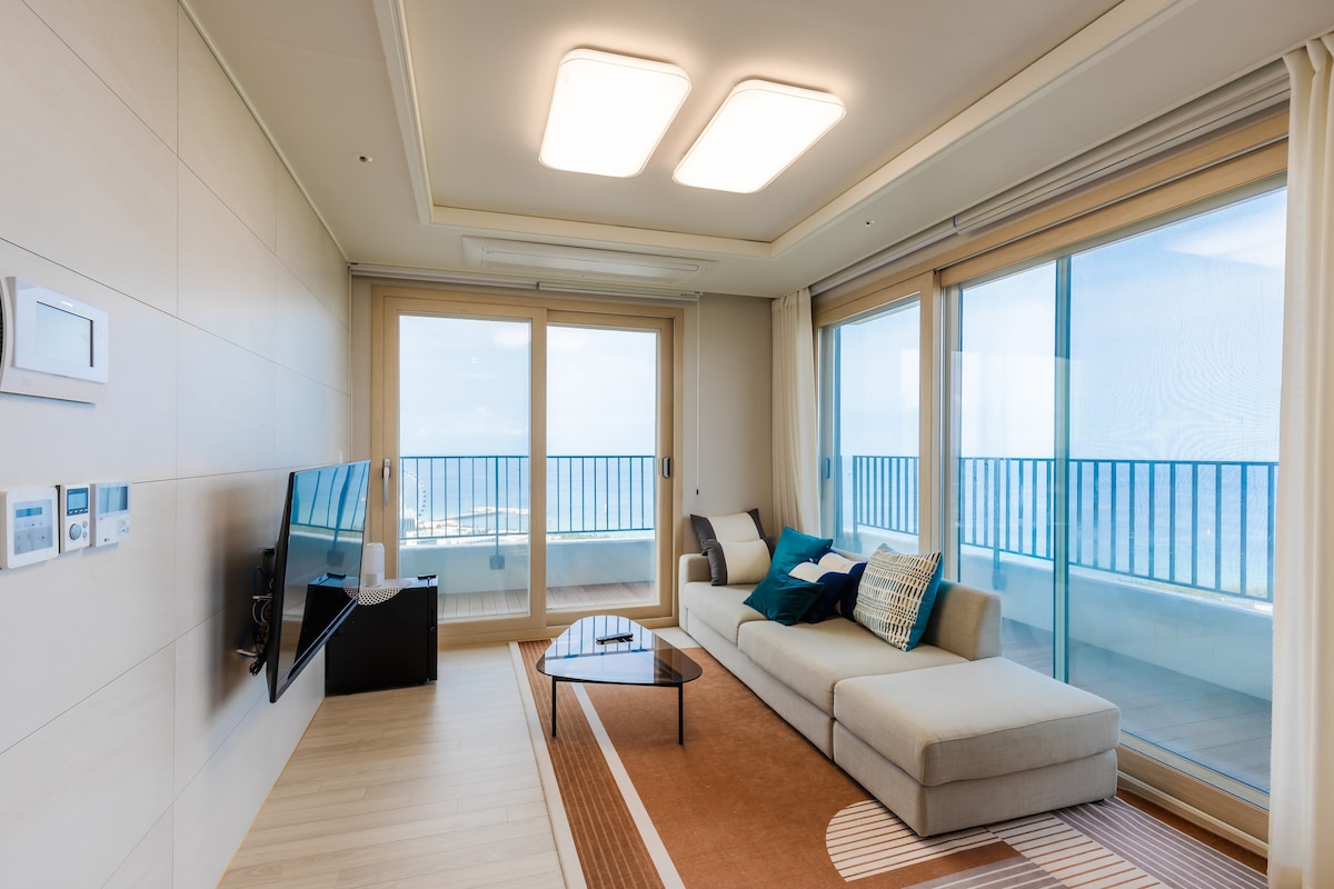 * Sokcho Blue Terra, consecutive nights special sale # Life Ocean View Suite # 7, Sokcho Beach 5 min