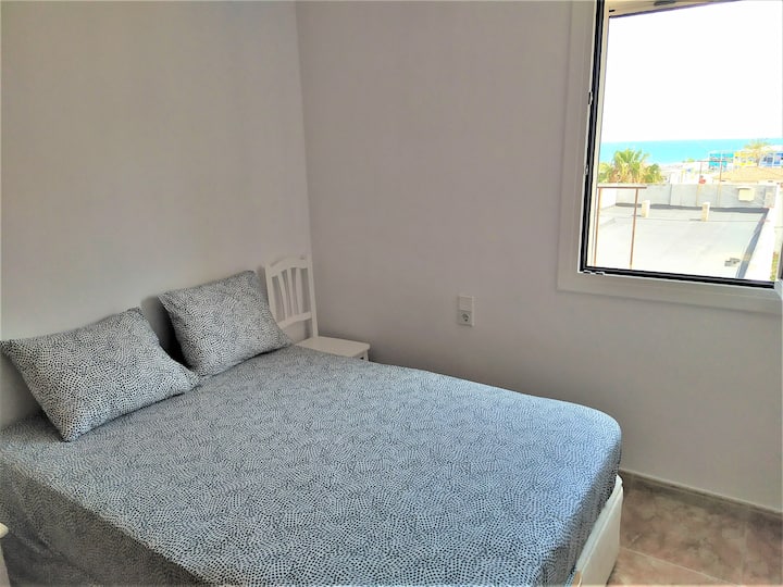 Výhľad na oceán zo spálne