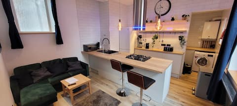 Successful Airbnb property: Excellent refurbished apartment in Headingley & Hyde Park