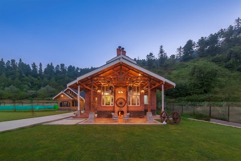 Suroor 3BR Villa W/ Central Heating @ Tangmarg