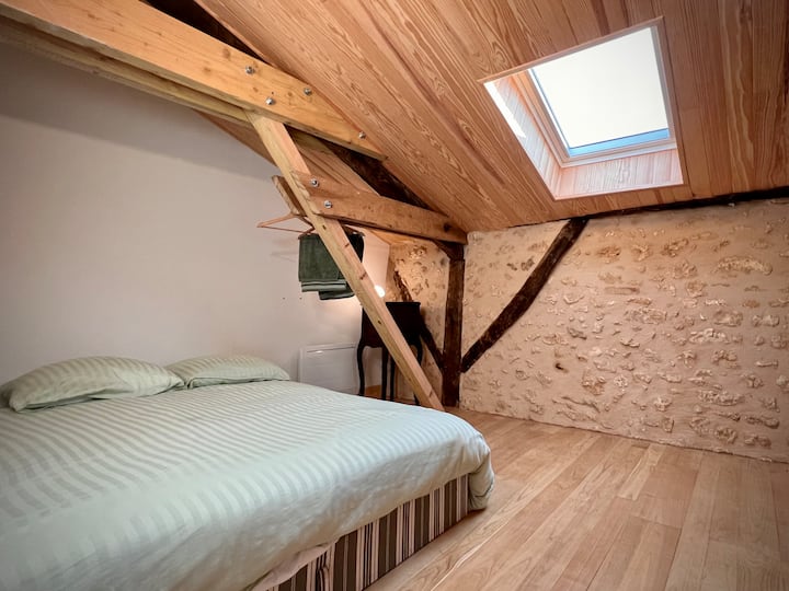 Një nga dhomat e gjumit me një krevat dopio 140x190 