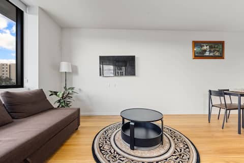 Spacious & New 2B 2Bth Unit - Free Wi-Fi & Parking