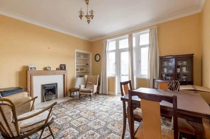 Cozy, Spacious And Vintage - Edimburgo