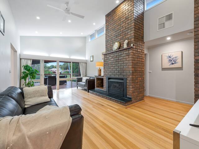 Spacious 4BR, 2BA, 1Study House with Serene Views