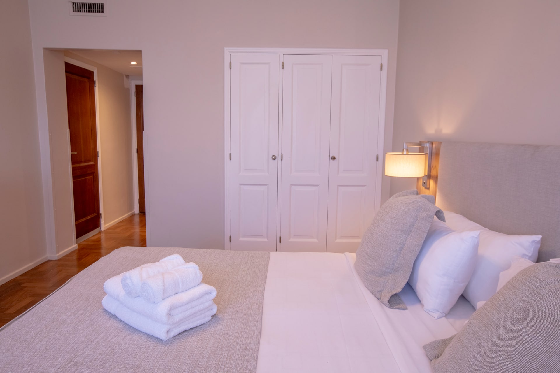 Apartment in San Nicolás with private bathroom and air conditioning