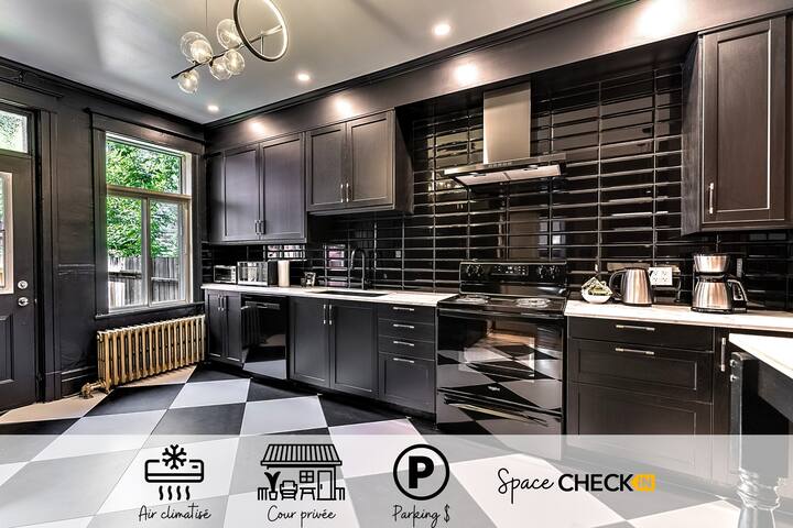 The Classic | Backyard | AC | Subway | Parking gallery image 2