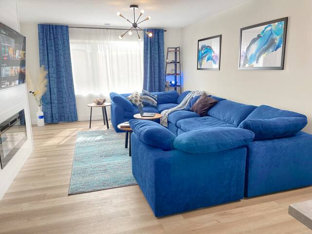 Soak, Play & Indulge: 4xTV Smart Home Retreat gallery image 2