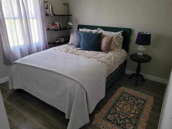 เตียงควีนไซส์