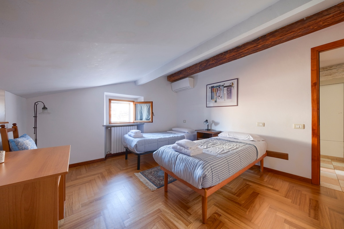 غرفة النوم 2