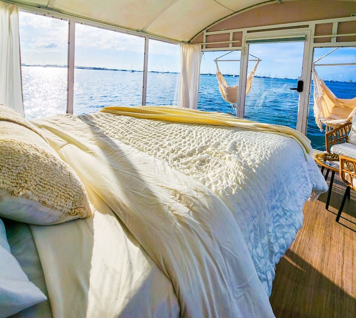 airbnb yacht nyc