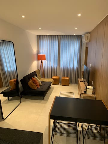 Leblon, apt reformado 2 quartos perto da praia