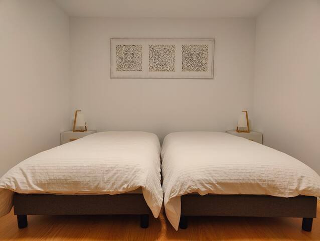 Entire home with 2 bedrooms in Vila Nova de Gaia - Dunes Red House