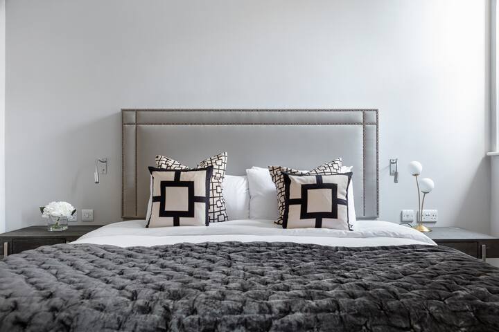 The Harrods Residence Luxury + Air Con gallery image 5