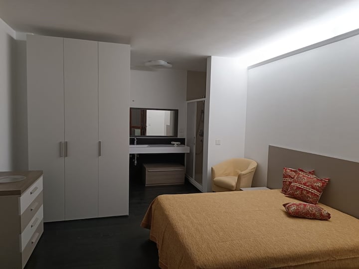 DVOJLÔŽKOVÁ IZBA S VLASTNOU KÚPEĽŇOU