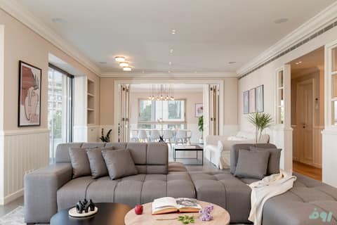 3BD Luxury Haven in Achrafieh: Elegant & Classic