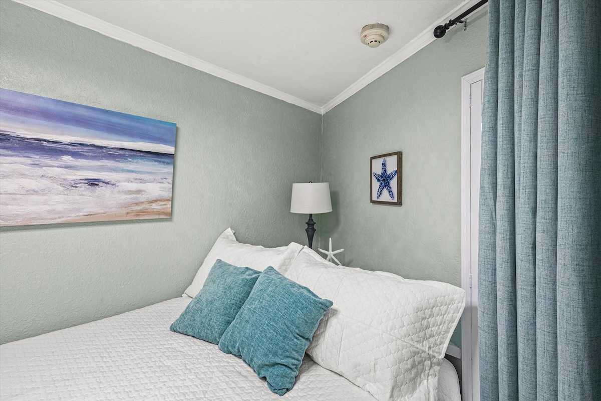 探索加尔维斯顿岛（ Galveston Island ）一整天后，您可以享受标准双人床！