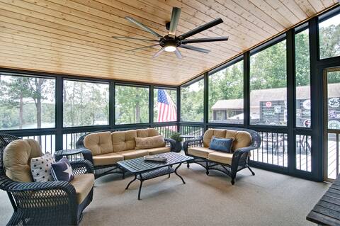 Allatoona Beauty - Lake living at it's BEST!
