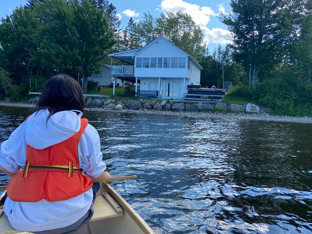 Beautiful Lake George Retreat gallery image 4