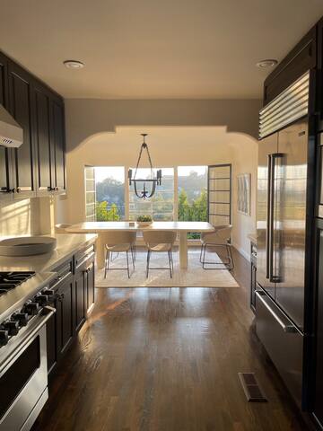 Quiet Vista in Hollywood Hills gallery image 5