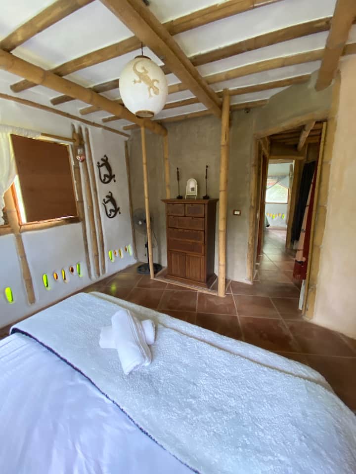 Ground floor bedroom with king size bed
