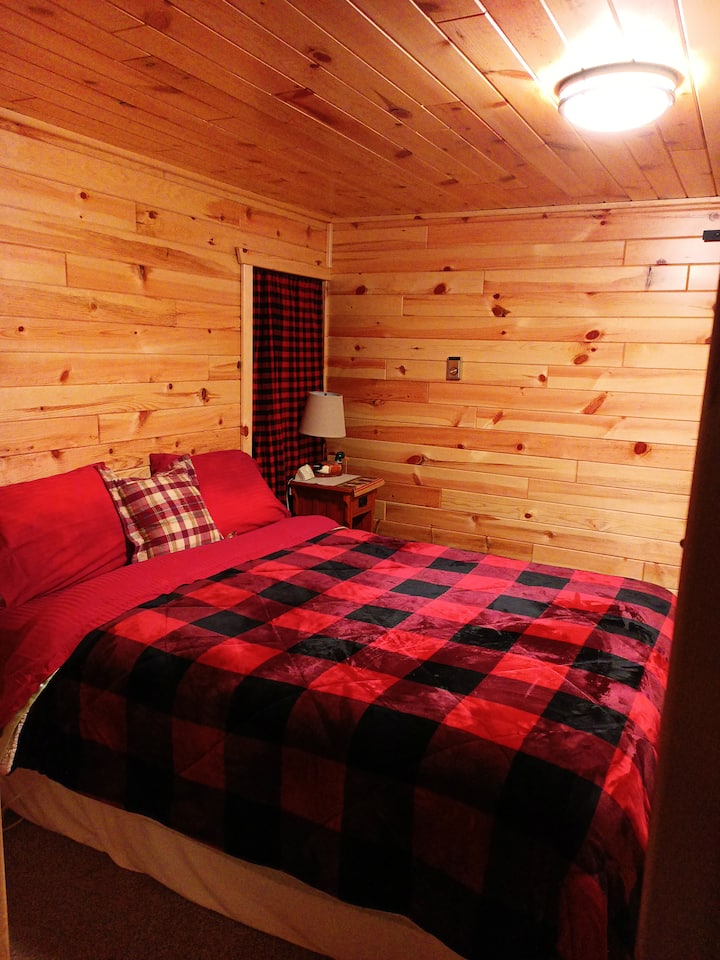 Bedroom with Queen sized bed